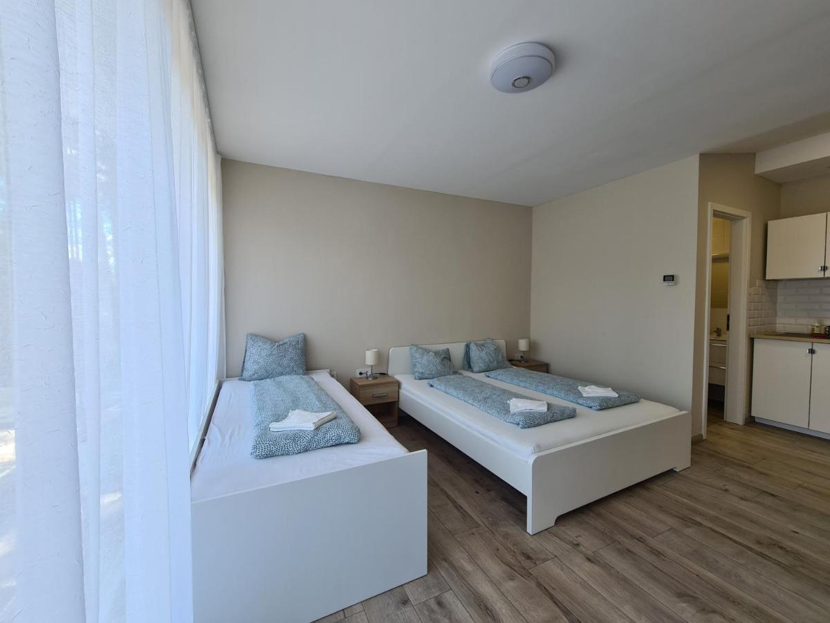 Oet Fenyo Apartmanhaz Siofok Dış mekan fotoğraf