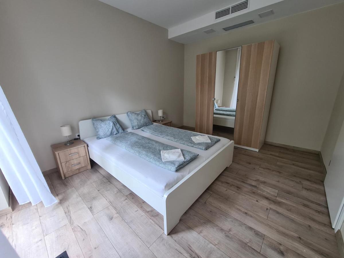 Oet Fenyo Apartmanhaz Siofok Dış mekan fotoğraf