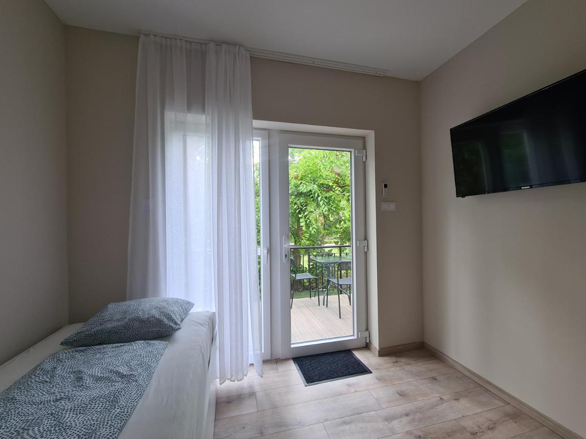 Oet Fenyo Apartmanhaz Siofok Dış mekan fotoğraf